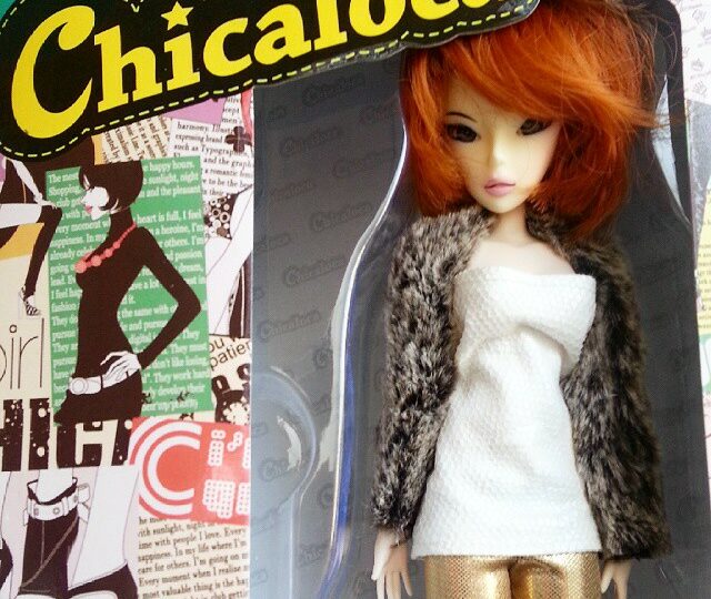 Chicaloca action figure limited edition.
